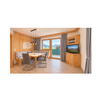 Große Wohnung mit viel Platz für Familie und Freunde am Mieminger Plateau, Nähe Golfplatz,Badesee,Stöttlalm,Greenvieh, Ferienwohnung bei Innsbruck