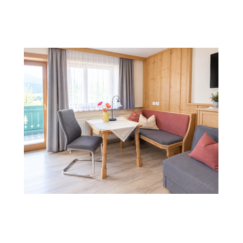Tolle Ferienwohnung, Nähe Stöttlalm, Golfplatz Mieming, Greenvieh, Einkaufsmöglichkeiten in Mieming,Telfs, Bauernläden in Wildermieming