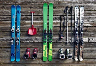 Skiurlaub in Tirol Ferienwohungen Adlerhof, wo Skigebiete gut erreichbar sind.