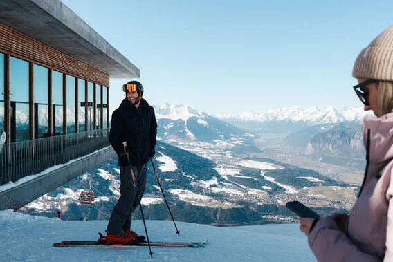 Ferienwohnung mit Sauna in Tirol Ferienwohungen Adlerhof, wo Skigebiete gut erreichbar sind.