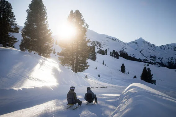 Winterurlaub in Mieming im Adlerhof am Sonnenplateau Rodeln am Mieminger Plateau oder in der Umgebung mit verschiedenen bewirtschafteten Hütten.